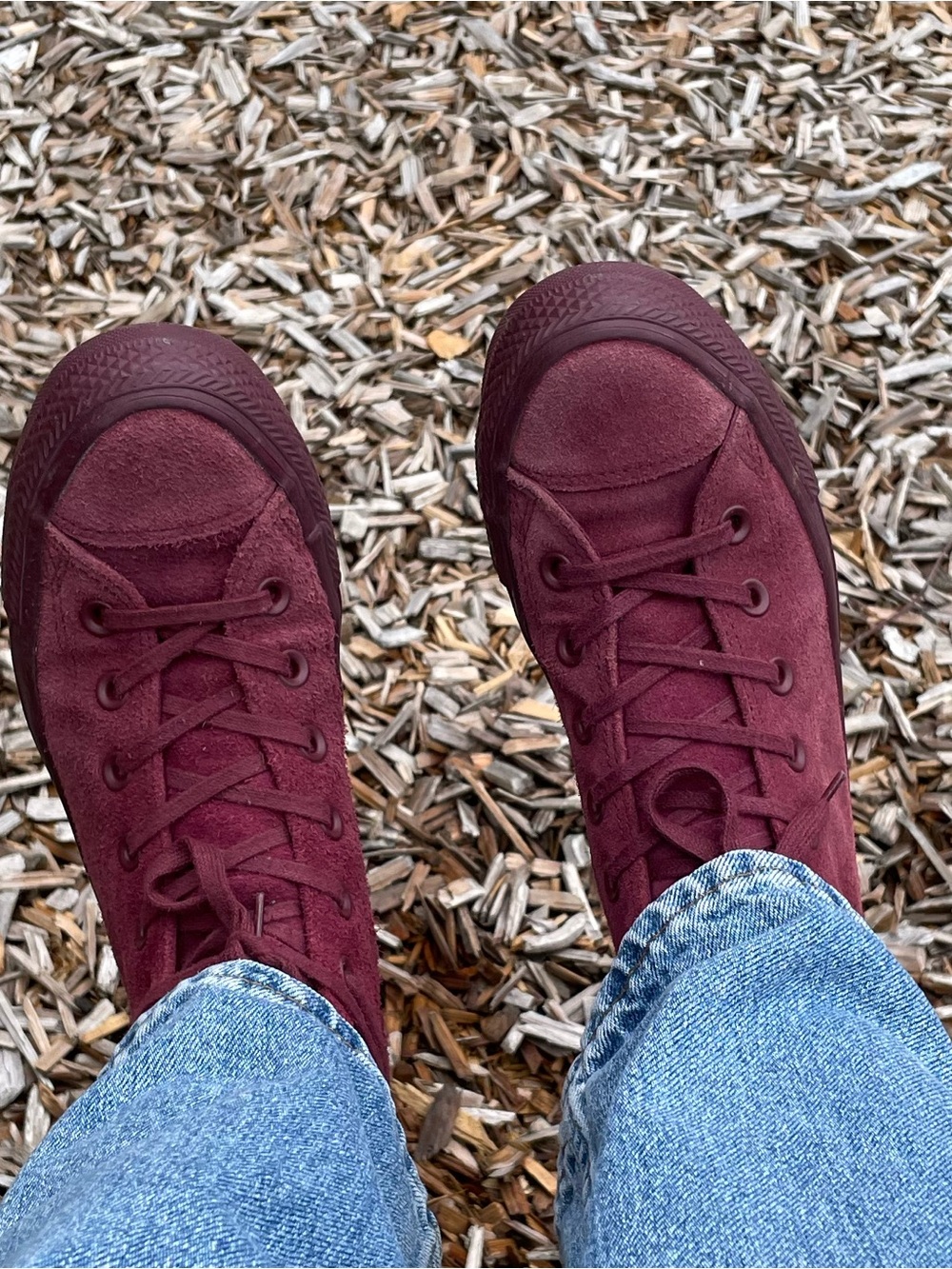 Rare Limited Edition Converse Chuck Taylor All Star High Top in burgundy monochr